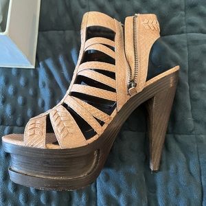 Elizabeth and James. In box. Non smoking home.